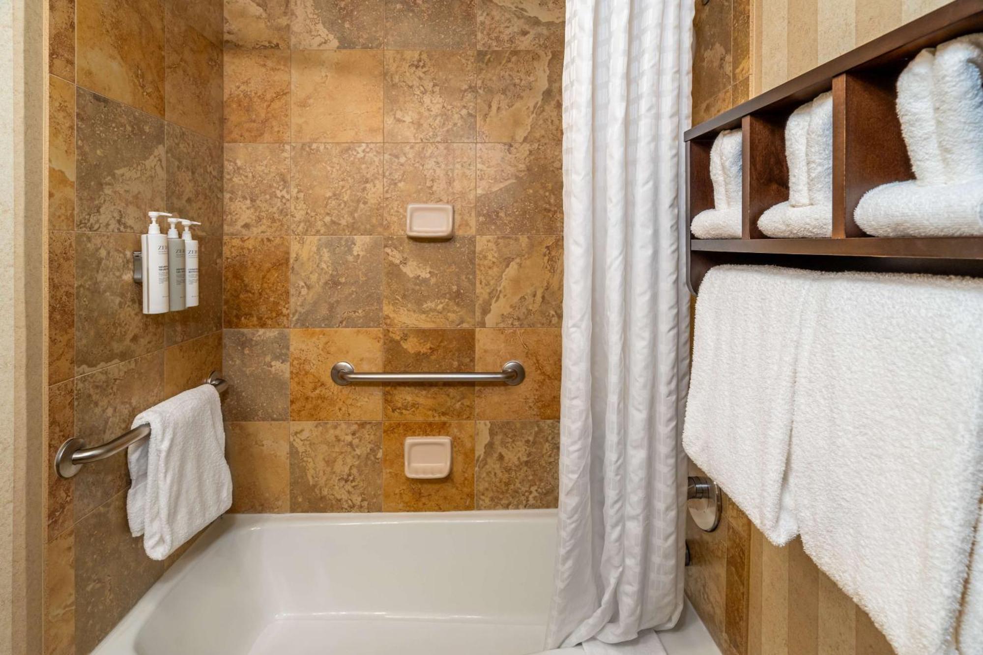 Hampton Inn Nashville / Vanderbilt Exterior photo